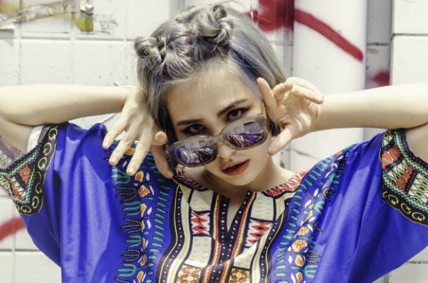 这位帅气女rap是宝妈?可刚可柔,妥妥的辣妈一枚