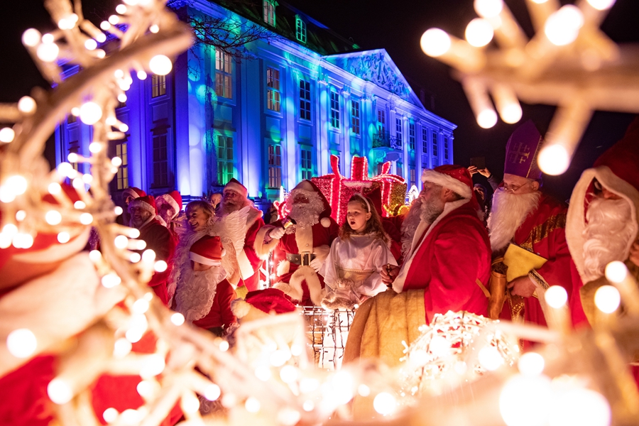 童话既视感 德国柏林举办圣诞老人大会
