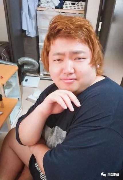 丑穷肥宅因超美女友成网红分手后3天居然又搭上新美女