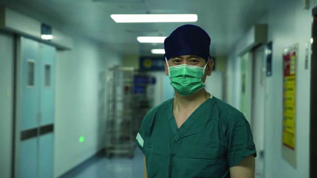 殷德涛专业医生业余演员