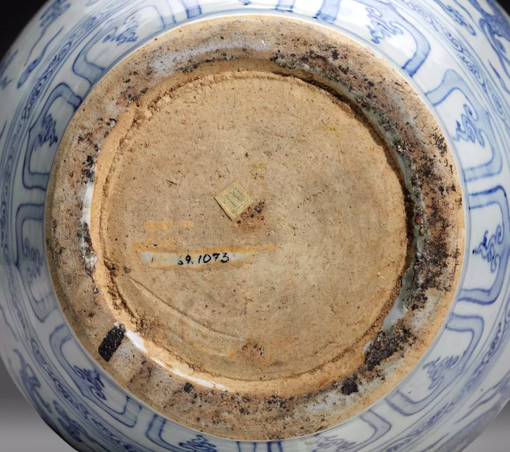 香港温斯顿拍卖行:元青花大罐,纹饰暗藏玄机