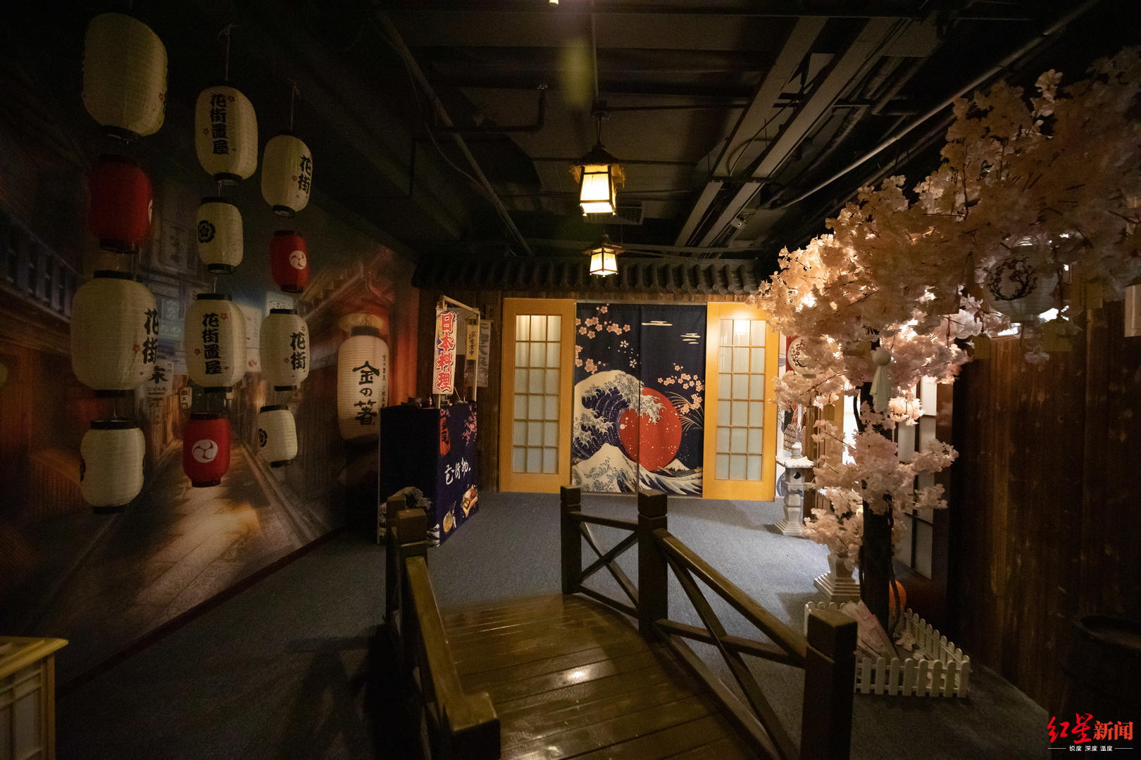 她告诉记者,"剧本杀"是一种从英国起源的舶来游戏,本名"谋杀之谜