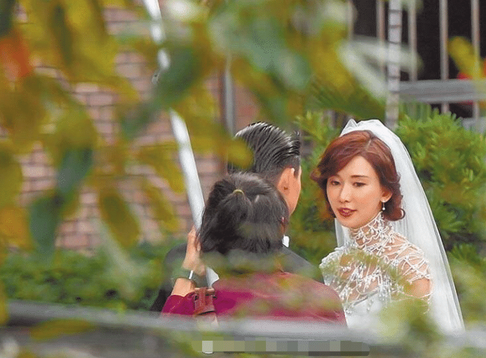 45岁林志玲婚礼现场,穿珍珠婚纱真是美哭了,祝福他们!