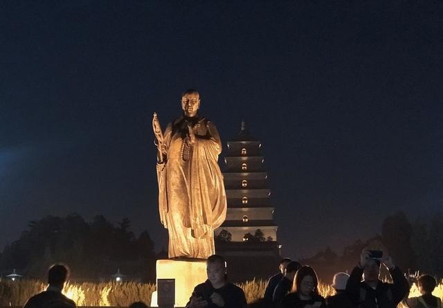 不久之后,从长安的宏福寺请来了从印度取经回国的玄奘法师为寺庙的上