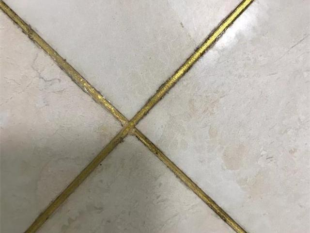 瓷砖一做美缝就发黑听完师傅的话才知道原来忽略了这2点