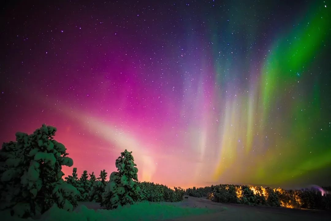 为什么我们痴迷于极光?__凤凰网