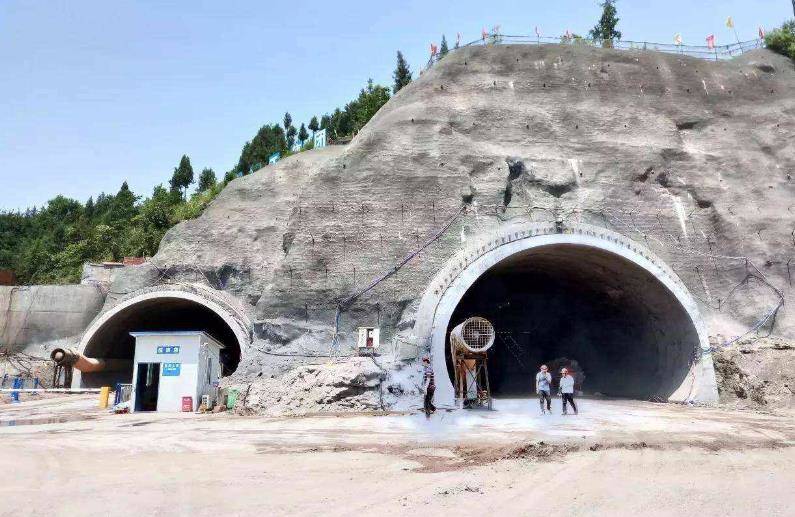 宁石高速公路全长51公里,总投资74亿元.设计时速80公里,路基宽度25.