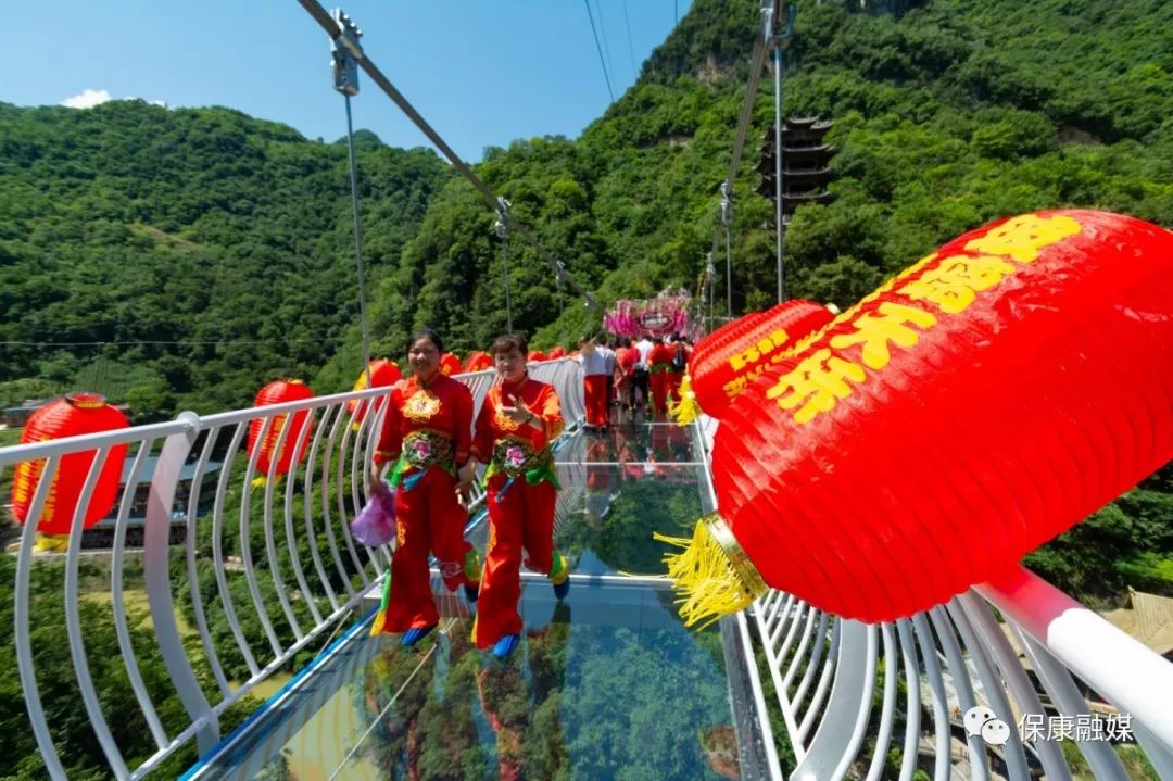 房县人在家附近也能体验到惊险刺激的5d玻璃栈道啦