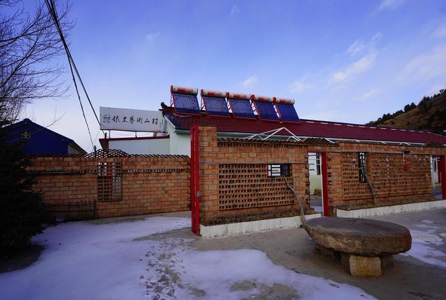 12月4日拍摄的河北省围场满族蒙古族自治县银里村一景.