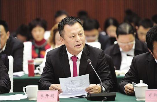 热心慈善 乐于助学,李开明的"凤凰传奇"故事