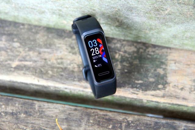 华为手环4真实体验usb直插充电表盘市场健康管理199元真香