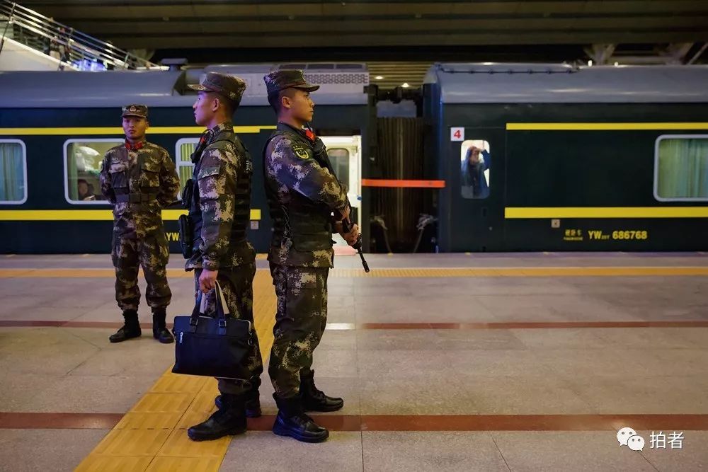 千里押运:绿皮火车上的"移动监狱"