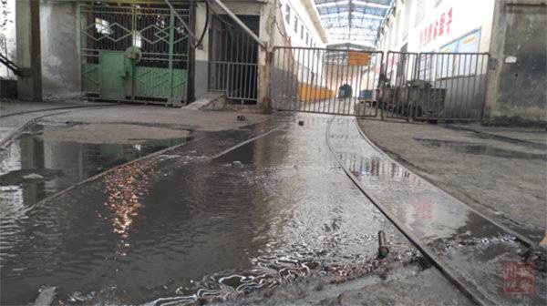 四川透水煤矿救援:井口出现水流,井下救援排水力度加大加强__凤凰网