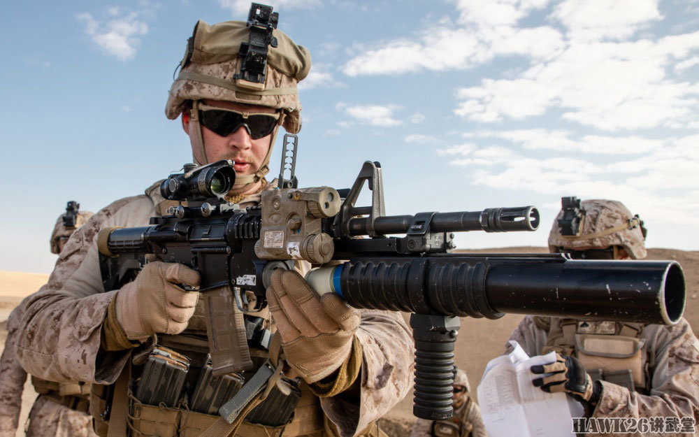 美国海军陆战队在科威特进行实弹射击训练两款榴弹发射器成主角