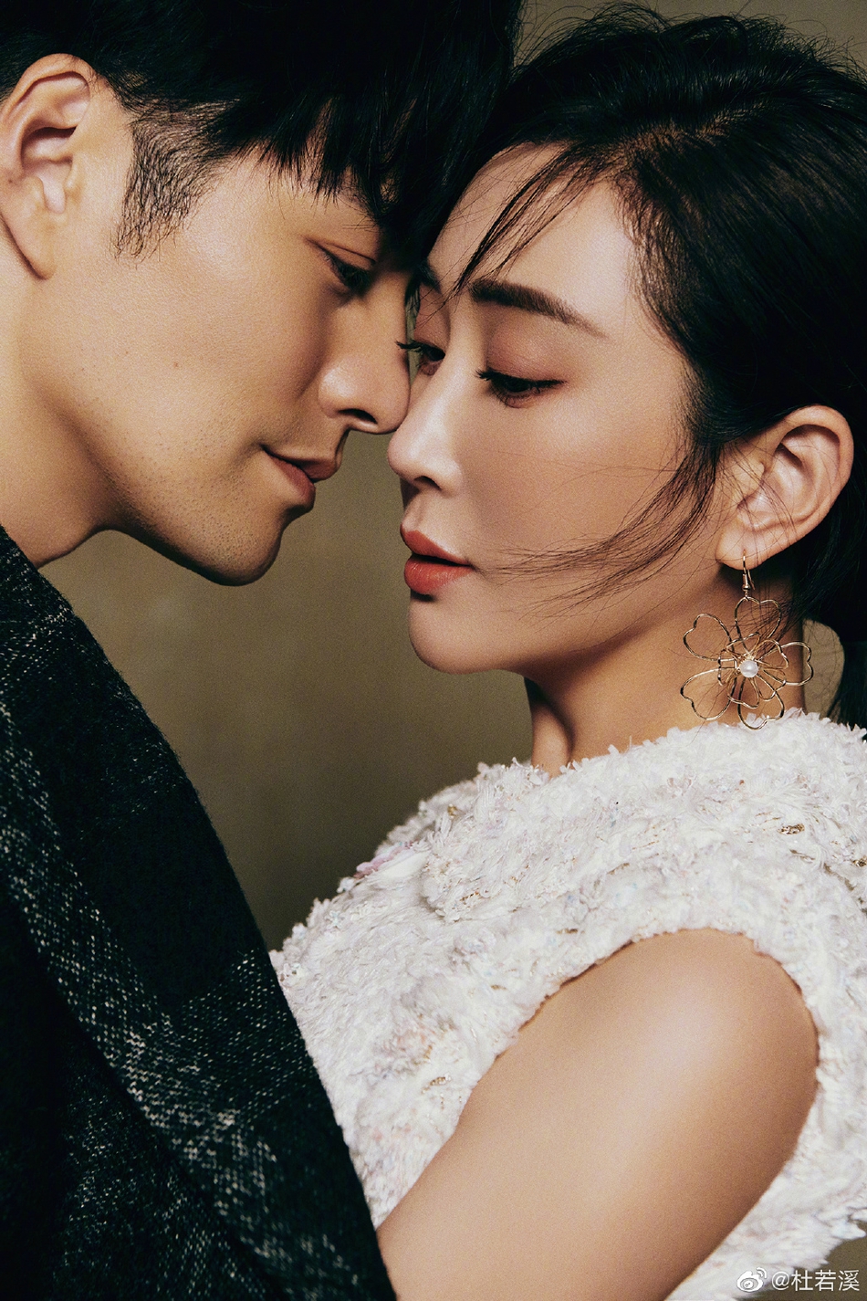 夫妻合体拍大片杜若溪严屹宽鼻尖碰鼻尖恩爱十足