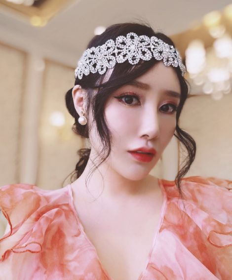 一个炫富网红开的隆胸店,出事了