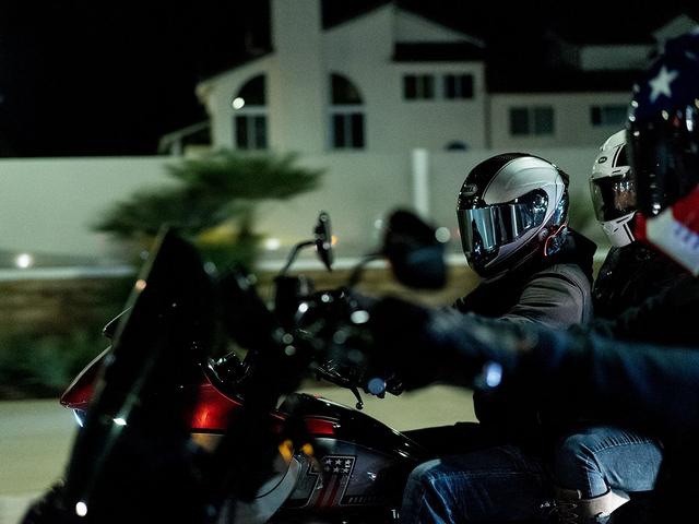 夜晚骑摩托车,最怕遇到什么?