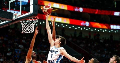 阿根廷队80:66横扫<em>法国</em><em>男篮</em> 与西班牙队会师决赛