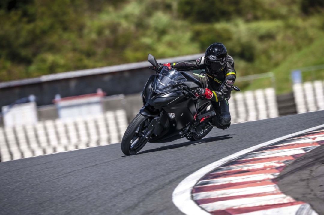 川崎电动版的忍者小跑车预告视频发布,未来将推出电动忍者