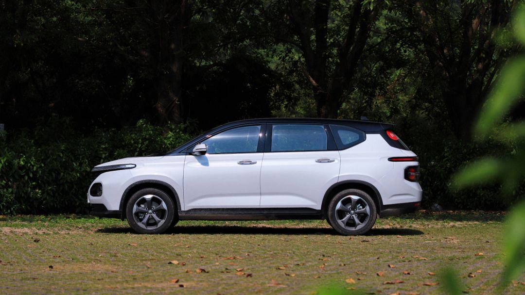 车评试新宝骏rm55座版mpv的逆袭只能靠空间和舒适性未必