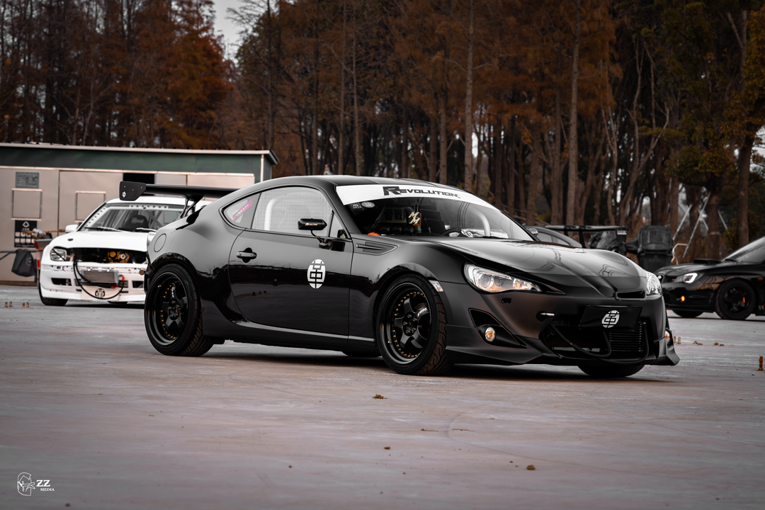 斯巴鲁brz改装酷黑武士,"无后杠"设计标榜最自我个性!