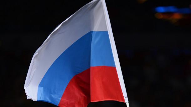 《美联社》指出,俄罗斯运动员有机会参加明年的东京奥运会,但如果世界