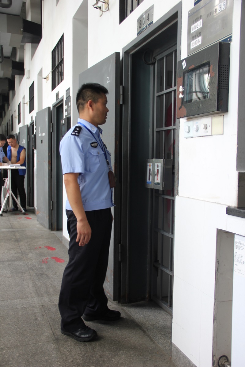 国庆记忆这个与在押人员一起看阅兵的上海民警为何对西藏彩车情有独钟