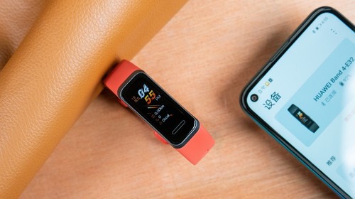 更专业的运动助手更全面的健康管理专家华为手环4评测