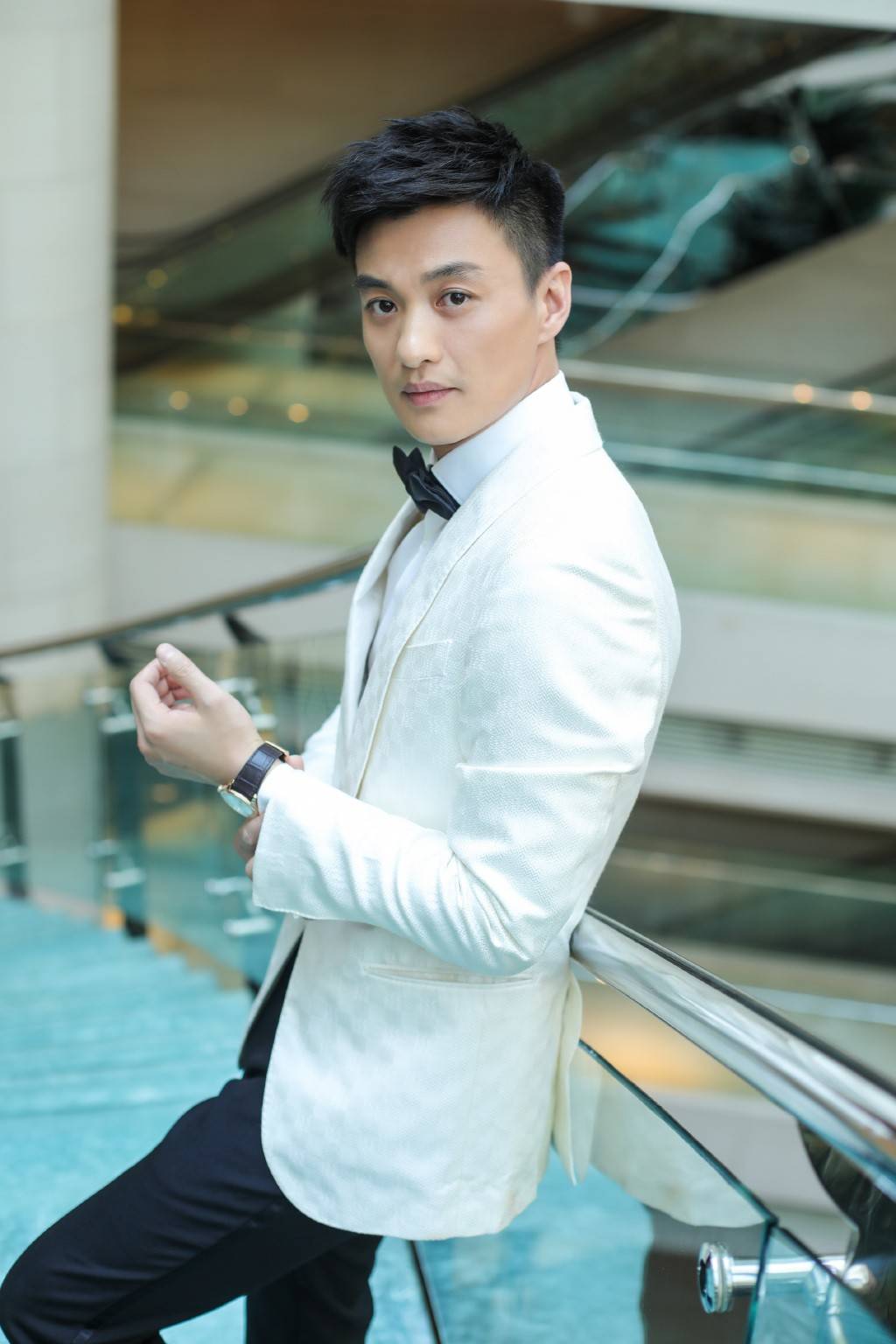 舒淇新作《痞子爱人》搭档周一围?