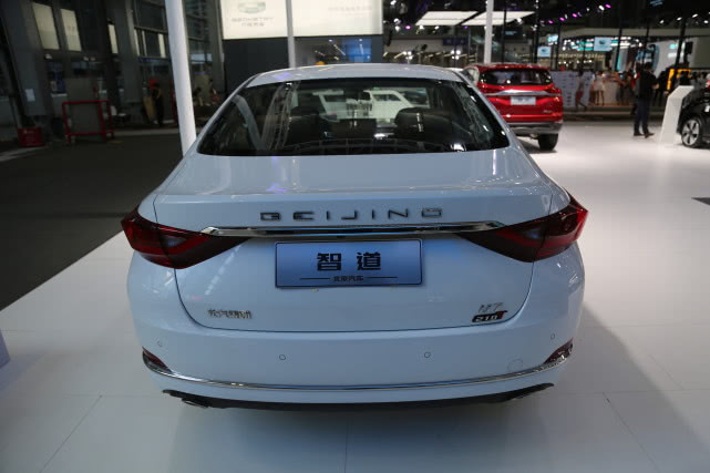 北京汽车智道u7大格局ai座驾深圳十一车展实拍