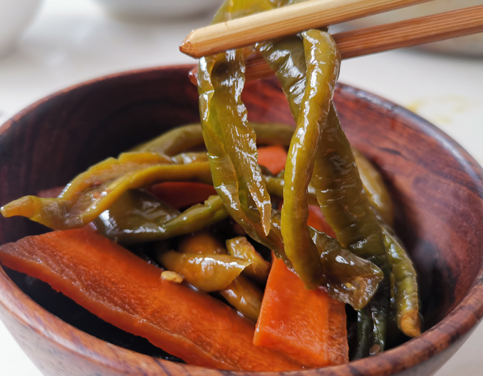 农家自制泡青椒,青辣椒挑选很关键,多种口味选择更下饭