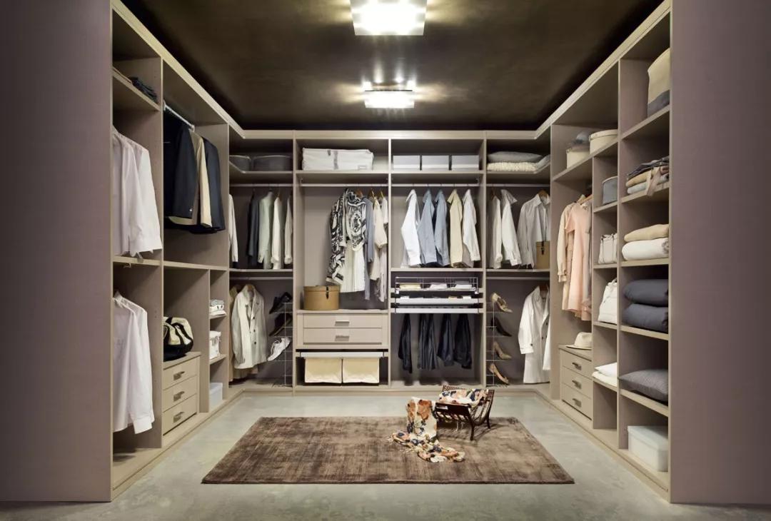 真正的豪宅衣帽间岂止是两排柜子那么简单