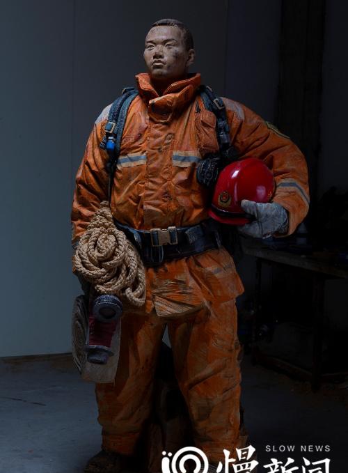 烈焰青春原型火场内攻尖兵刘松正备战全国火焰蓝大比武