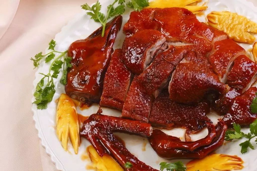 2 这是饭桌上最受欢迎的美食,叫马冈鹅~没吃过这个,等于没来开平.