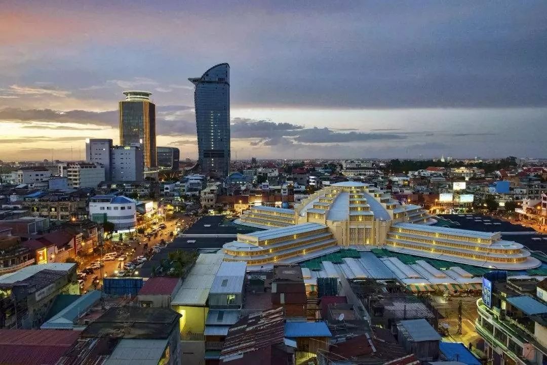 钻石,金银饰品为主据老一辈的金边人说,在很早以前,中央市场一带还是