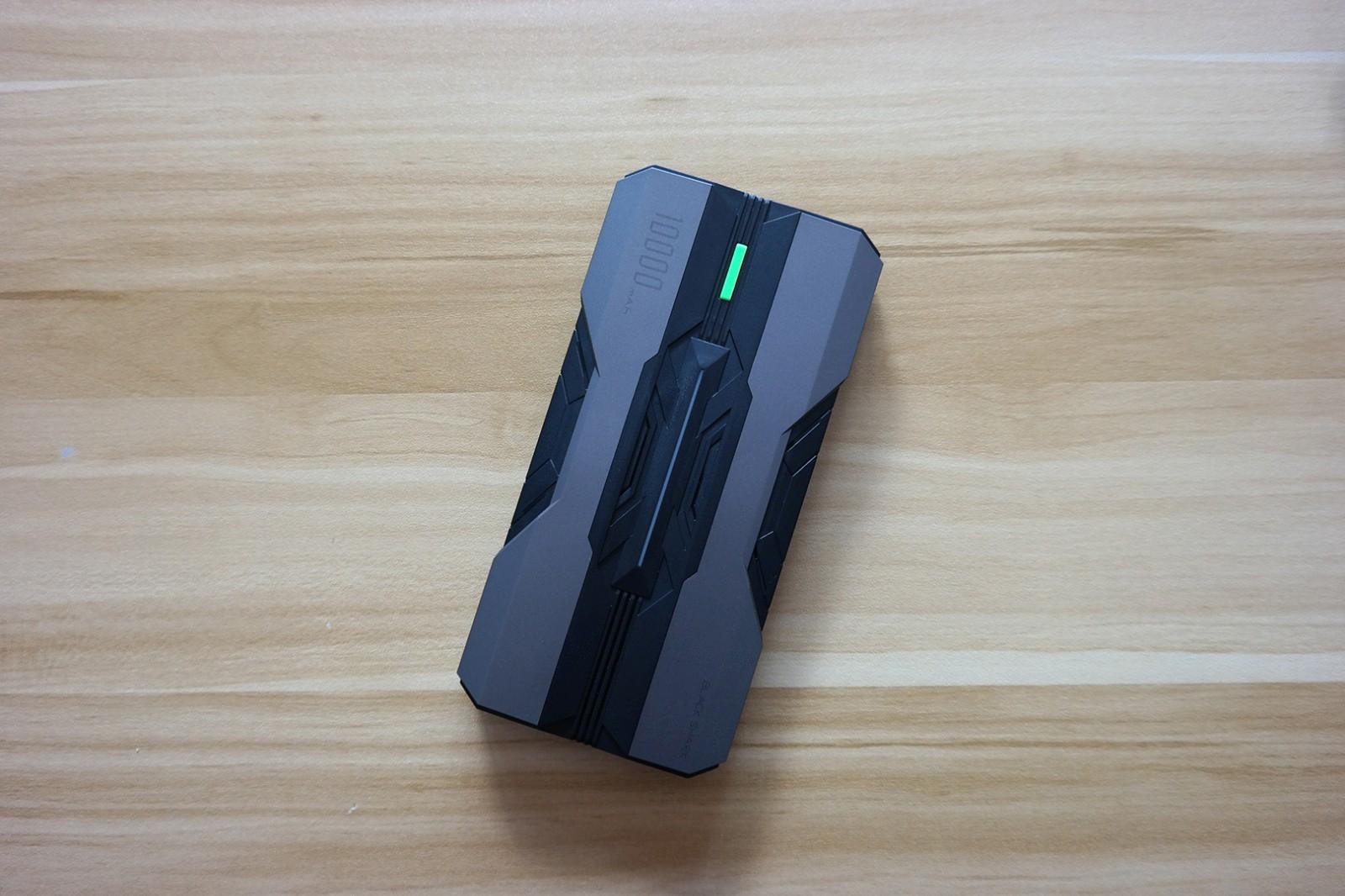 黑鲨双向快充移动电源开箱