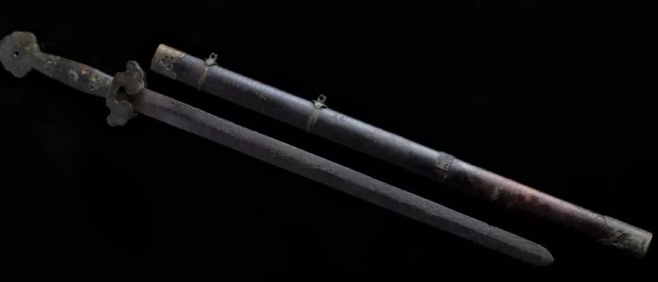 连阿Q都听过的兵器,还有个要命细节?从石像看中国古代实战鞭剑_凤凰网