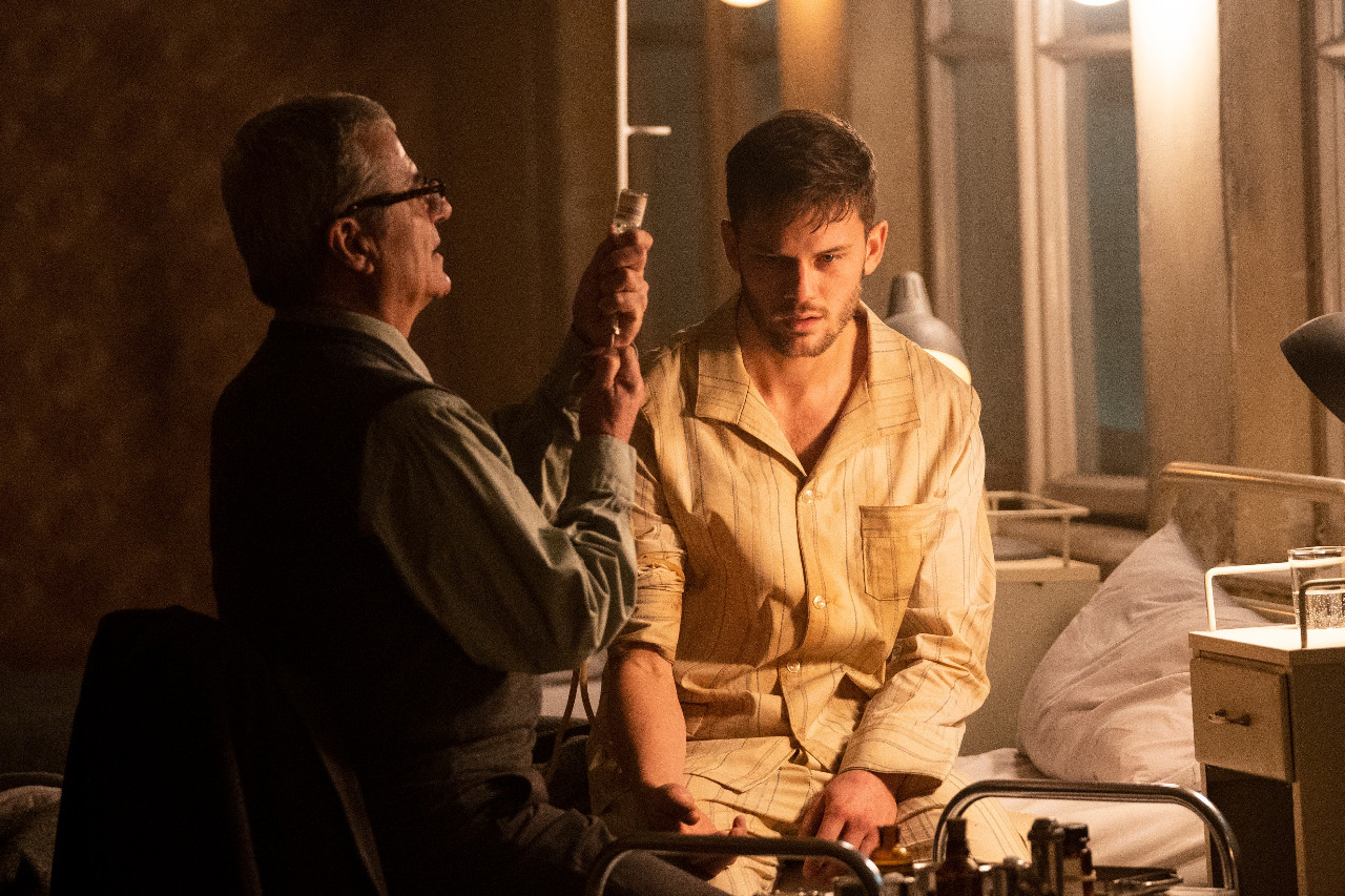 剧评:《绊脚石》行动,杀戮还是拯救?