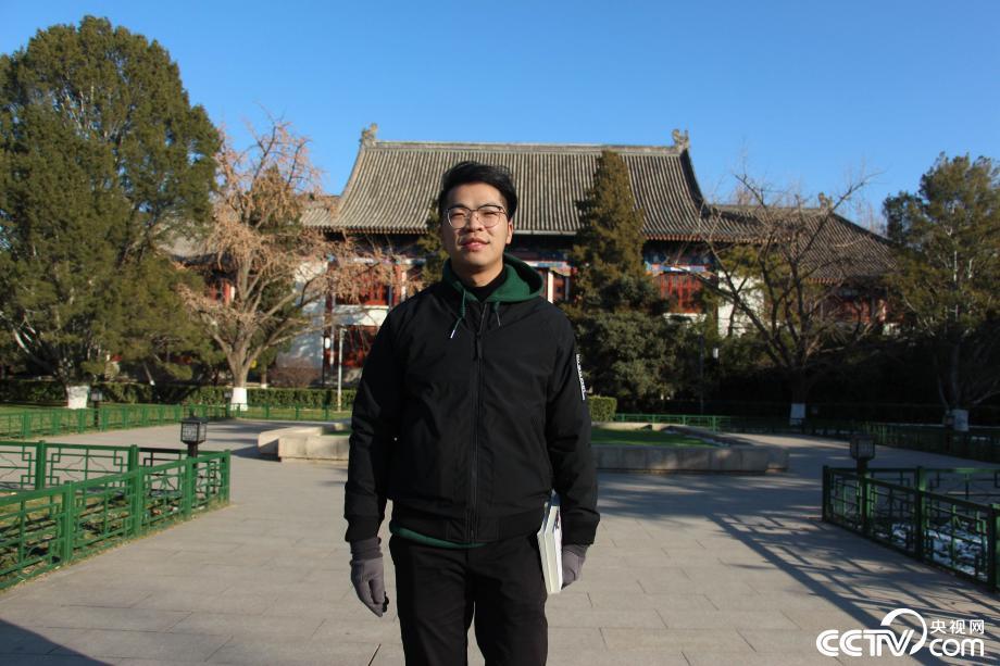 2013年,在澳门大学完成本科阶段学习后,张青华考进北京大学,目前正在