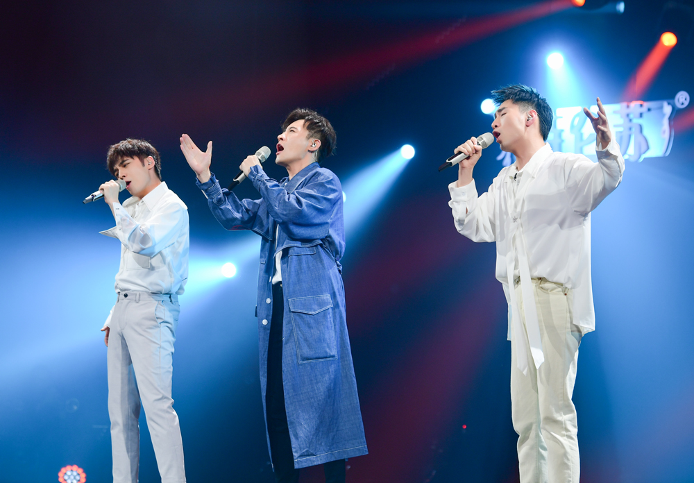 声入人心终极三重唱请教来袭扎西顿珠郑艺彬燃烧团魂终逆袭