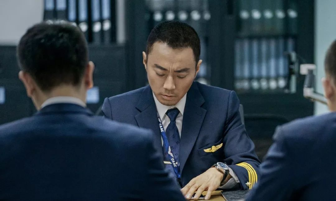 2天5亿中国机长已经很优秀了奈何同期的它太耀眼