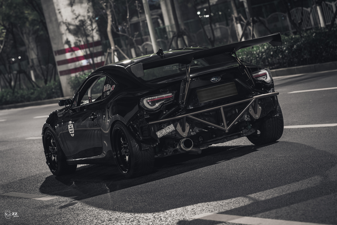 斯巴鲁brz改装酷黑武士,"无后杠"设计标榜最自我个性!