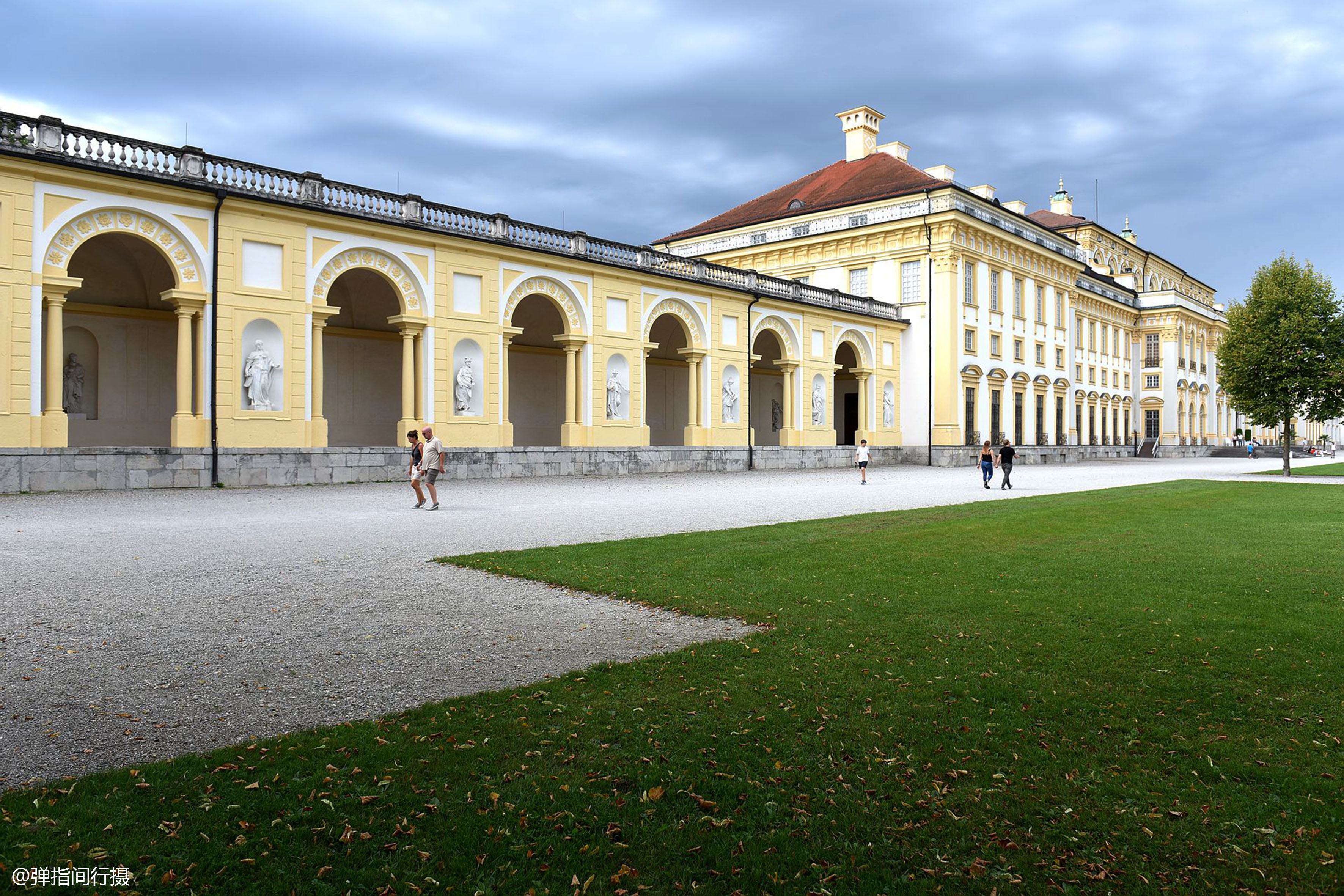 德国鲜有人知的华丽皇宫,竟曾是"烂尾楼",今成当地人休闲秘境