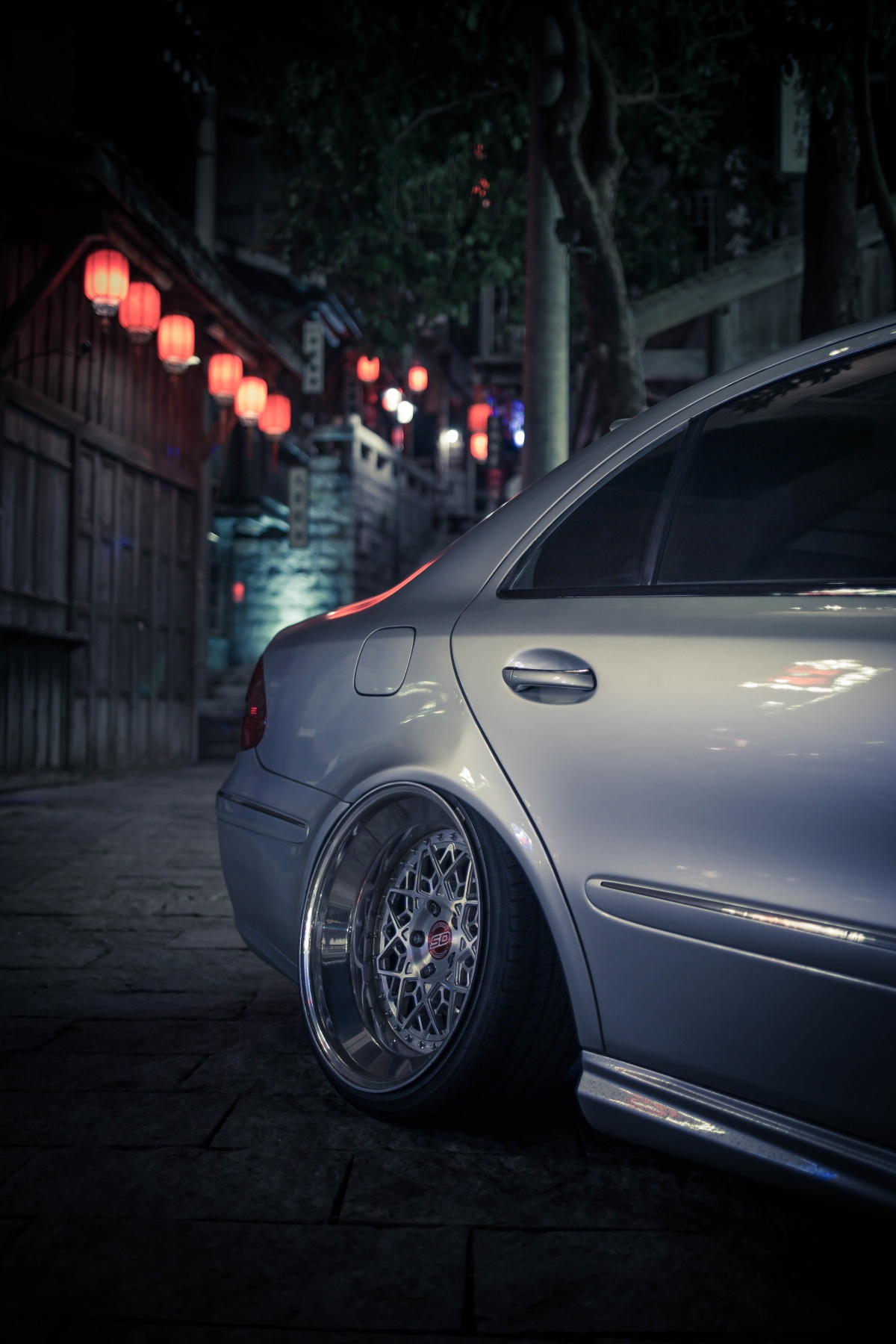 经典四眼奔驰w211姿态改装,气动团伙诠释玩车态度!