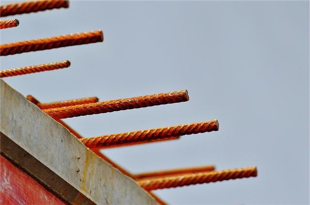 表示梁腰中抗扭钢筋 4,φ10@100/200(2) 2Φ25:表示箍筋和架立筋 5