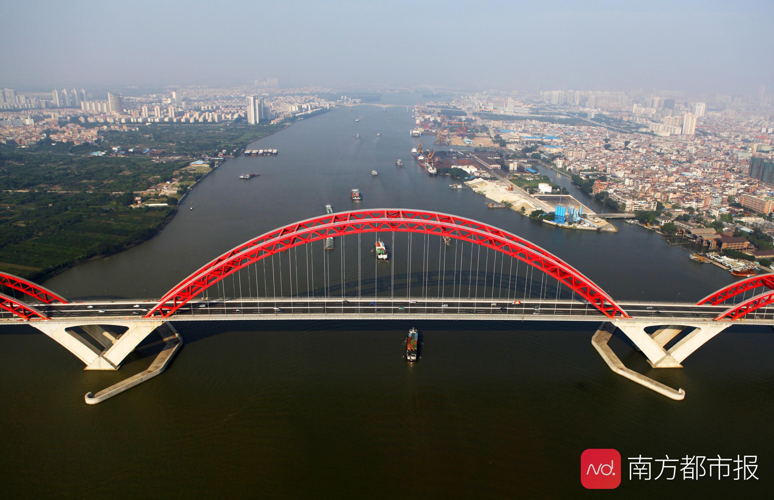新光大桥看广州从黑白走向彩色