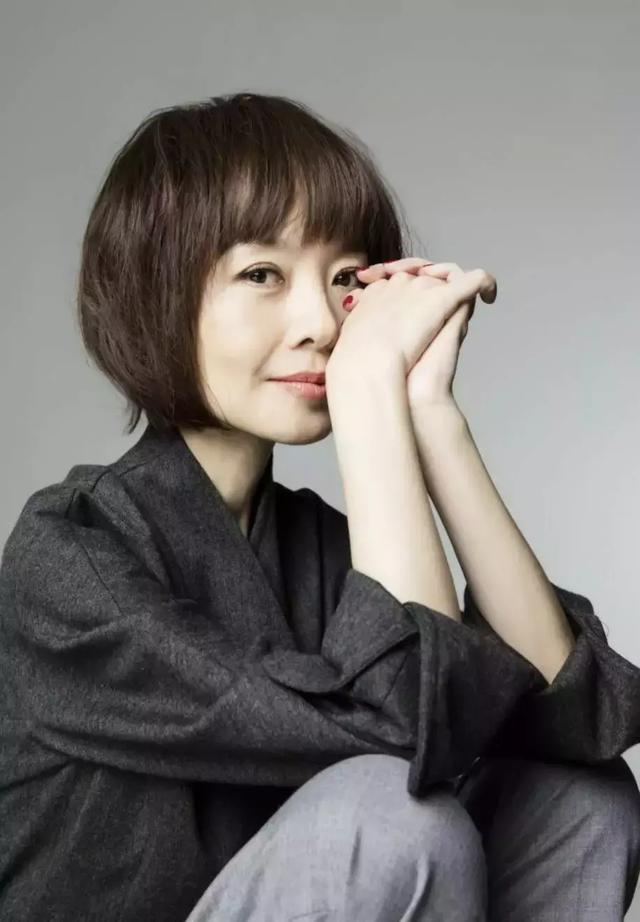 42岁杨丽娟近照曝光曾为见刘德华致父自杀今现状凄惨