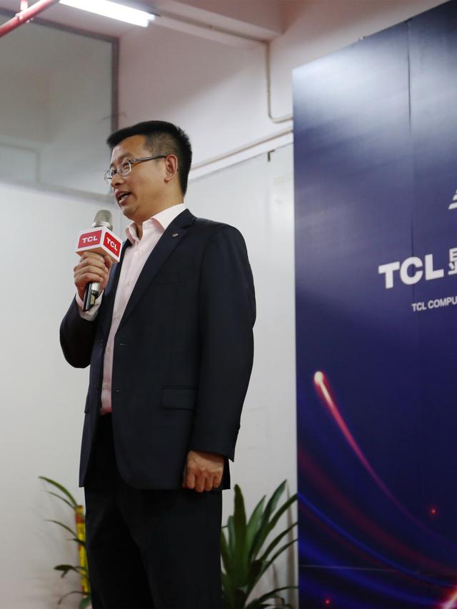 tcl商用总经理牛海龙表示,随着消费格局的转变,消费者对显示器产品