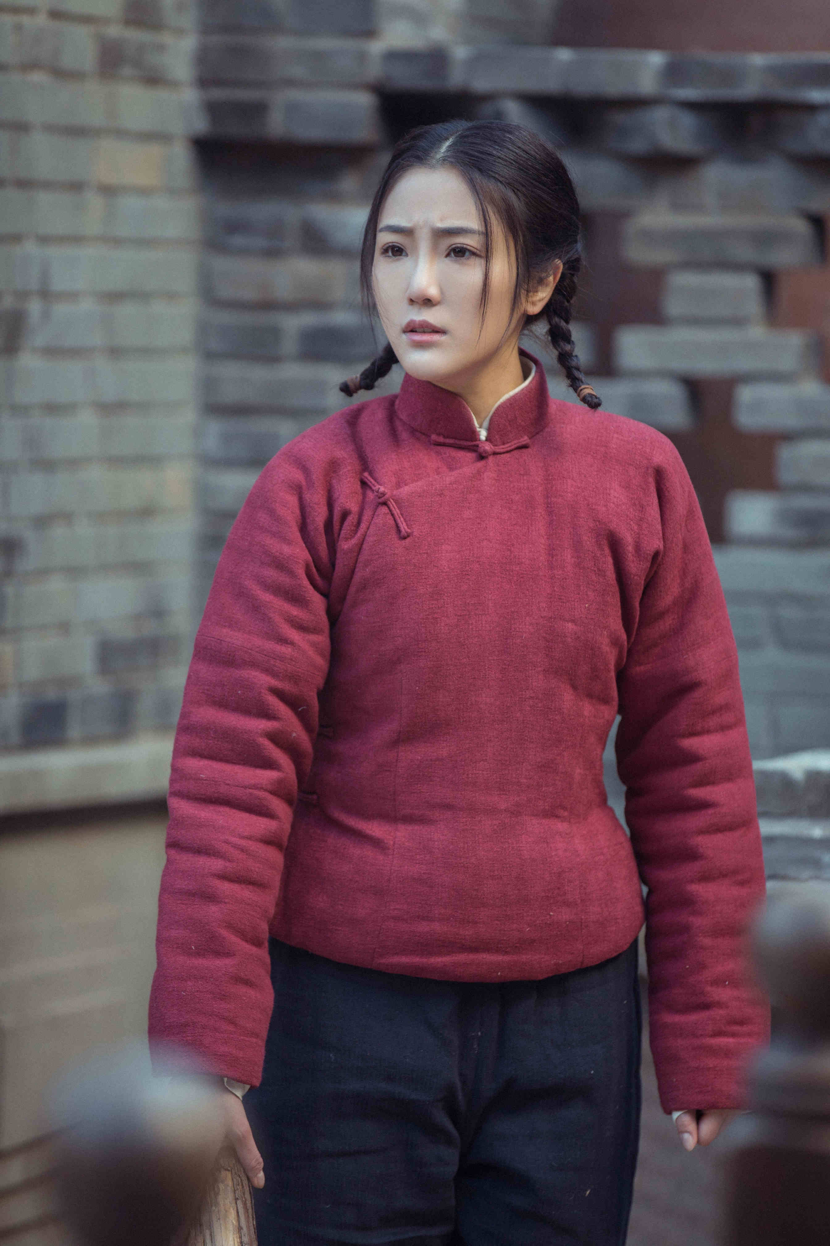 老酒馆上演三个女人一台戏张可盈反转式表演获认可