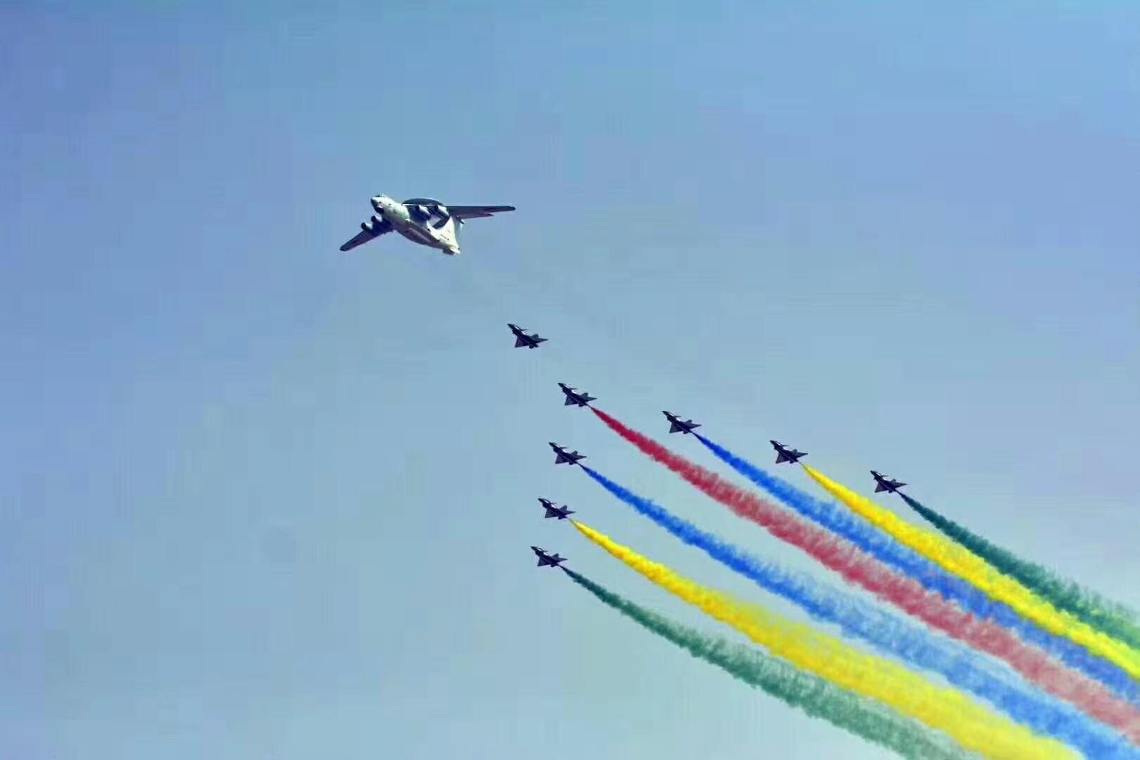 我和我的祖国吕潇然原型成都妹子驾歼10参加国庆阅兵